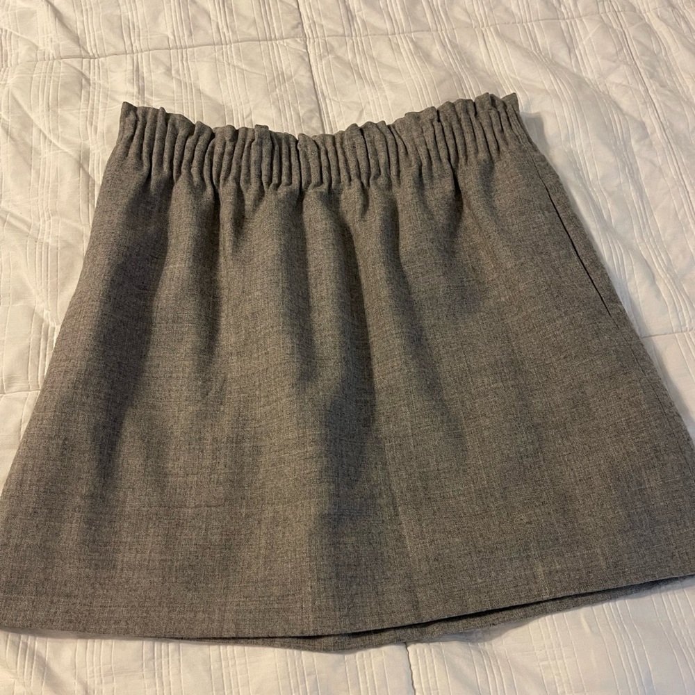 J Crew casual grey skirt with elastic waist and pockets size 4